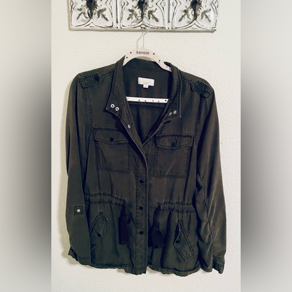 LOFT - Utility Jacket - Cargo Pockets - Layer - Travel - Adjustable - Green - M